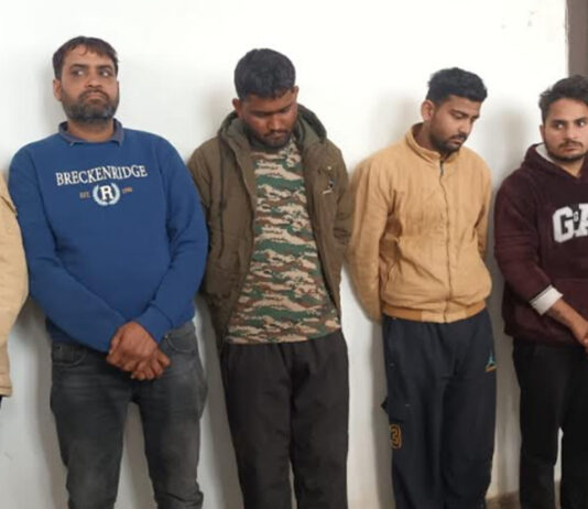 1100 करोड़ के इंटरनेशनल साइबर ठगी करने वाले पांच शातिर ठग गिरफ्तार Five cunning fraudsters involved in an international cyber fraud worth 1100 crore rupees have been arrested.