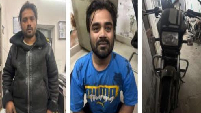 Two notorious criminals belonging to a mobile snatching gang have been arrested.