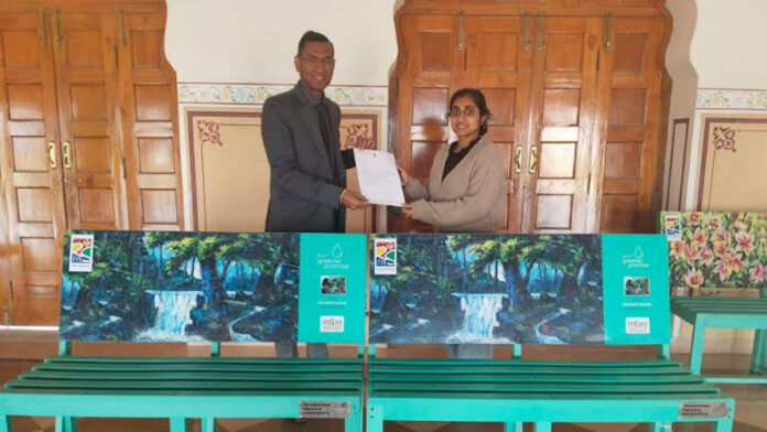 Under the Bottle for Change initiative, 15 benches were made using 1,175 kilograms of plastic. Under the Bottle for Change initiative, 15 benches were made using 1,175 kilograms of plastic.