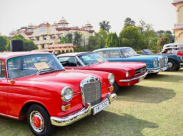 जयपुर में विंटेज एंड क्लासिक कार एग्जीबिशन का भव्य आगाज The Vintage and Classic Car Exhibition has made a grand debut in Jaipur.