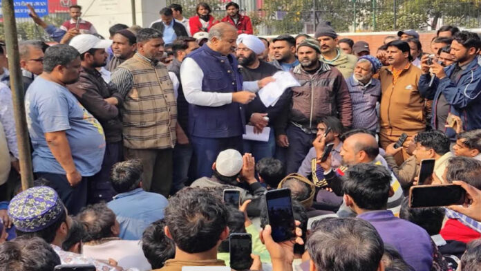 A delegation met with the Additional Police Commissioner to discuss the problems faced by e-rickshaw drivers.