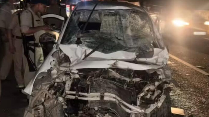 A speeding car rammed into a trailer after falling asleep. A speeding car rammed into a trailer after falling asleep.