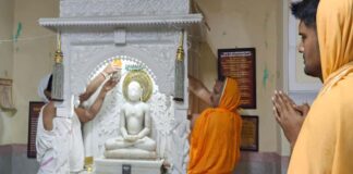 भगवान आदिनाथ का ज्ञान कल्याणक, श्रेयांसनाथ का जन्म व तप कल्याणक मनाया Celebrated the knowledge kalyanak of Lord Adinath, the birth and penance kalyanak of Shreyansnath