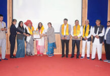 101 महिलाएं अहिल्याबाई होल्कर अवार्ड से अलंकृत 101 women were honored with the Ahilyabai Holkar Award.