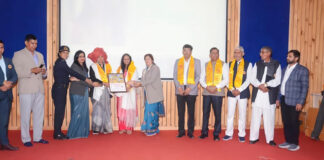 101 महिलाएं अहिल्याबाई होल्कर अवार्ड से अलंकृत 101 women were honored with the Ahilyabai Holkar Award.