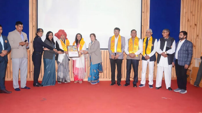 101 women were honored with the Ahilyabai Holkar Award. 101 women were honored with the Ahilyabai Holkar Award.