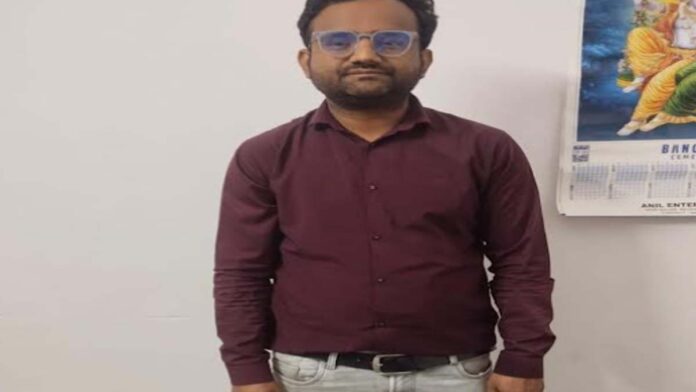 Junior Technical Assistant arrested while taking bribe of Rs 80,000