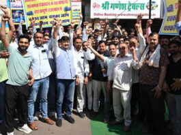 हड़ताल के तीसरे दिन उग्र हुआ बस ऑपरेटरों का आक्रोश