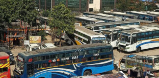 प्राइवेट बसों की हड़ताल: दूसरे दिन भी थमे रहे पहिए Private bus strike: Wheels remain halted for the second day