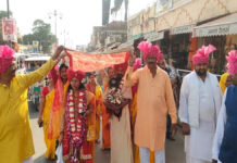 जयपुरी चुनरी अयोध्या में छाई,एक किलोमीटर लम्बी चुनरी ओढ़ सरयु जी मुस्कराई