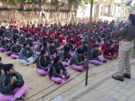 क्लिक से पहले सतर्कता जरूरी: स्कूल में गूंजा साइबर सुरक्षा का मंत्र Caution is necessary before clicking: The mantra of cybersecurity resonated in the school.