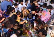 शिवमयी हुई छोटी काशी: महाशिवरात्रि पर शिवालयों में उमड़ी आस्था Devotion pours into Shiva temples on Mahashivratri