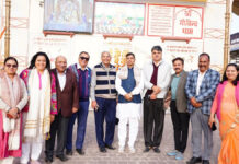 इंडिया स्टोनमार्ट: सफल आयोजन के लिए आयोजकों ने गोविंद देव जी मंदिर में किए दर्शन India StoneMart: Organizers visited Govind Dev Ji temple to pray for the success of the event.