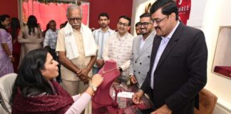 आकर्षक ऑफर्स के साथ मानसरोवर में जयश्री ज्वेलर्स के भव्य शोरूम की ग्रैंड लॉन्चिंग Grand launch of Jayashree Jewellers' magnificent showroom in Mansarovar with attractive offers.