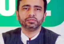 राज्य मंत्री जयन्त चौधरी ने अमेज़न की एआई स्किल्स वैन को हरी झंडी दिखाई State Minister Jayant Chaudhary flagged off Amazon's AI Skills Van