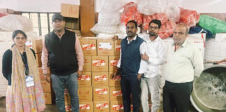 खाद्य सुरक्षा और स्वास्थ्य टीम ने किया सॉस फैक्ट्री से एक हजार किलो सॉस सीज Food safety and health team seized 1,000 kg of sauce from a sauce factory.