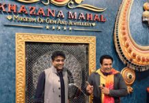 अभिनेता विनय आनंद ने किया खजाना महल म्यूजियम विजिट और राम सेतु के तैरते पत्थरों को देख हुए भावुक Actor Vinay Anand visited the Khazana Mahal Museum and became emotional upon seeing the floating stones of Ram Setu.