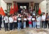 विद्यार्थी परिषद ने प्रदर्शन कर भूमि नामान्तरण दुरस्त करने की मांग The Student Council protested and demanded the correction of land transfers.
