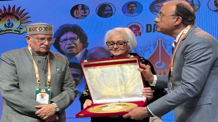 Namita Gokhale honored with Lifetime Achievement Award.