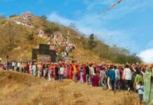 नंदनी माता शिखर प्रतिष्ठा महोत्सव में 11 हजार गंगाजल कलश, 35 हजार श्रद्धालुओं का ऐतिहासिक संगम 11,000 Ganga water pitchers at the Nandini Mata Shikhar Pratishtha festival.