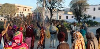 नींदड़ आंदोलन ने पकड़ा उग्र रूप: उपमुख्यमंत्री दीया कुमारी का पुतला फूंका Neendad movement takes a violent turn: Deputy Chief Minister Diya Kumari's effigy burned.