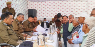 जयपुर पुलिस कमिश्नर ने एसीपी कार्यालय झोटवाड़ा में जनसुनवाई कर परिवादियों को दी राहत Jaipur Police Commissioner provided relief to the complainants by conducting a public hearing at the ACP office in Jhotwara.
