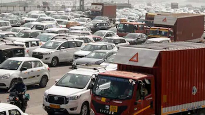 Tightening of screws on 15-year-old commercial vehicles