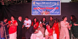 सिंधी नाटक ‘अहमियत रिश्तन जी’ का मंचन