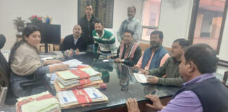 पदोन्नति में दो वर्ष की छूट देने की मांग को लेकर कर्मचारी संगठनों ने सौंपा ज्ञापन Employee organizations submitted a memorandum demanding a two-year relaxation in promotion criteria.