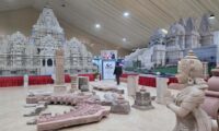 स्टोन मार्ट में सजी भारतीय शिल्पकला: लाइव शिल्पकारी बनी आकर्षण Indian craftsmanship on display at Stone Mart: Live demonstrations of craft-making become a major attraction.