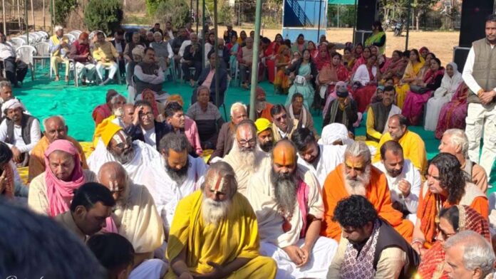 The land consecration ceremony and flag hoisting took place for the 108-altar Shri Ram Mahayagya.