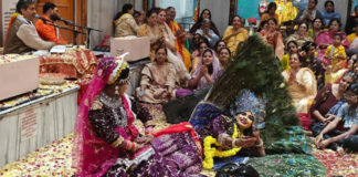 फागोत्सव में रंगों और भक्ति की बही सरिता A stream of colours and devotion flows during the festival of colours