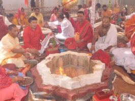 हनुमत् जन्मोत्सव: एकादश कुंडात्मक महायज्ञ में गूंजे वेद मंत्र Hanumat Janmotsav: Veda mantras echoed in the eleventh Kundatika Mahayagya.