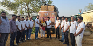 अमावस्या पर गायों को एक गाड़ी सूखा और हरा चारा किया वितरण On Amavasya, a cartload of dry and green fodder was distributed to cows.