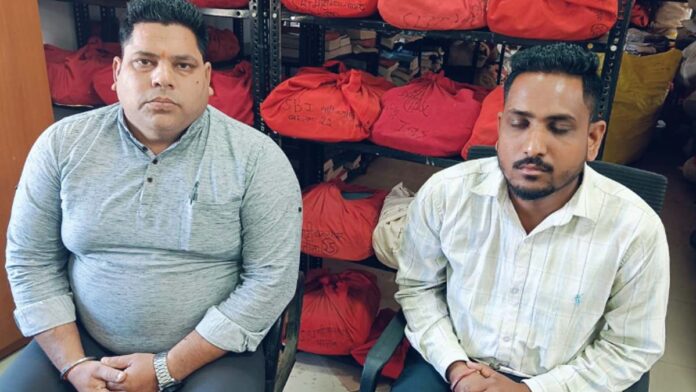 Assistant Administrative Officer and Senior Assistant caught by ACB while taking bribe