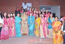 आश्रय फेस्ट 2026 में सेवा के बीस वर्ष पर संगीत संध्या से सजा मंच The stage at Ashray Fest 2026 was adorned with a musical evening