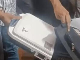 भ्रूण लिंग परीक्षण करने वाले डॉक्टर सहित तीन गिरफ्तार Three arrested, including doctor conducting fetal sex determination tests.