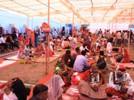 श्री बालाजी नवयुवक मंडल सेवा समिति ट्रस्ट ने कराया 14 जोड़ों का विवाह