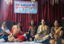 चेटीचंड पखवाड़े में सिंधी भगत का आयोजन में भक्ति रस में डूबे श्रद्धालु Devotees immersed in devotion at Sindhi Bhagat's event during Cheti Chand fortnight