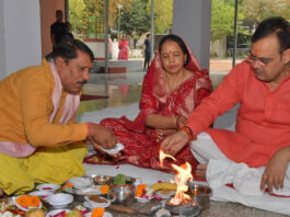 नवरात्र की शुरुआत पर मुख्यमंत्री भजनलाल शर्मा ने मां दुर्गा का लिया आशीर्वाद On the commencement of Navratri, Chief Minister Bhajanlal Sharma sought the blessings of Goddess Durga.