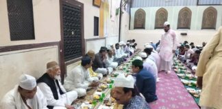 बड़े पैमाने पर रोज़ा इफ्तार प्रोग्राम हुआ दरगाह मीर कुर्बान अली में A large-scale Roza Iftar program was held at Dargah Mir Kurban Ali