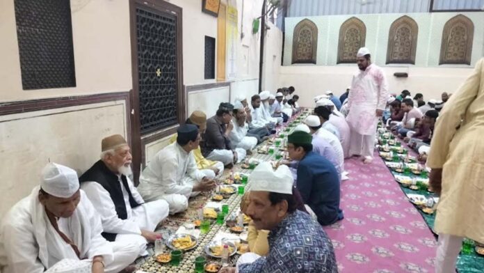 A large-scale Roza Iftar program was held at Dargah Mir Kurban Ali A large-scale Roza Iftar program was held at Dargah Mir Kurban Ali