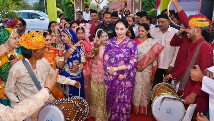 Deputy Chief Minister Diya Kumari inaugurated the art fair organized by Rajasthan Fine Arts Academy at Shilpagram