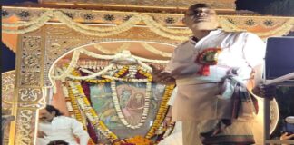 राम नवमी पर तीन दर्जन झांकियों के साथ नगर भ्रमण पर निकले भगवान श्री राम Lord Shri Ram Embarks on a City Procession with Three Dozen Tableaux on Ram Navami.