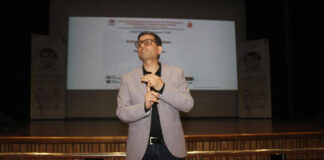 एक्सपर्ट ने किया स्टूडेंट्स को प्रेरित