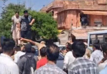 बड़ी चौपड़ पर हाई वोल्टेज ड्रामा: गाड़ी की छत पर चढ़कर युवक ने किया हंगामा High-Voltage Drama at Badi Chaupar