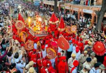 शाही ठाठ-बाट से निकली गणगौर माता की शोभायात्रा