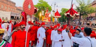 सिटी पैलेस से तालकटोरा तक निकली बूढ़ी गणगौर की शाही सवारी The royal ride of the old Gangaur from City Palace to Talkatora