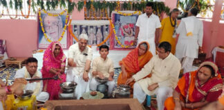 पंच दिवसीय हनुमत जन्मोत्सव में लक्ष्मी यज्ञ में श्री सूक्त से प्रदान की गई आहुतियां Five-Day Hanumat Birth Celebration