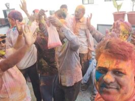चंद्र ग्रहण के सूतक के कारण कई लोगों ने बुधवार को मनाई धुलंडी Due to the lunar eclipse, many people celebrated Dhulandi on Wednesday.
